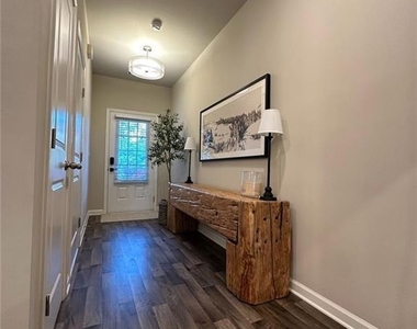 126 Auburn Crossing Drive - Photo Thumbnail 3