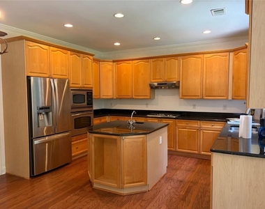 96 Highgrove Drive - Photo Thumbnail 15