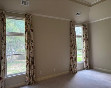 96 Highgrove Drive - Photo Thumbnail 5