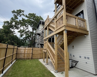 6042 S Eberhart Avenue - Photo Thumbnail 21
