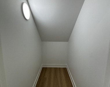 6042 S Eberhart Avenue - Photo Thumbnail 10