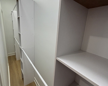 6042 S Eberhart Avenue - Photo Thumbnail 17