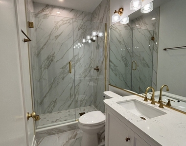 6042 S Eberhart Avenue - Photo Thumbnail 18