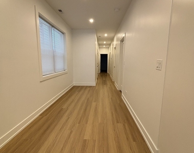6042 S Eberhart Avenue - Photo Thumbnail 8