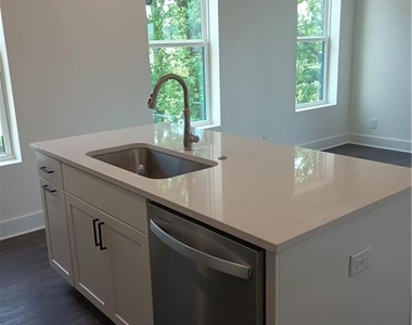733 Eloise Way Se - Photo Thumbnail 2