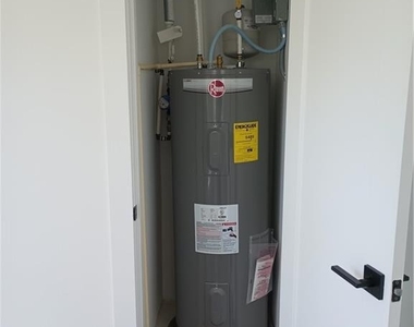 733 Eloise Way Se - Photo Thumbnail 6