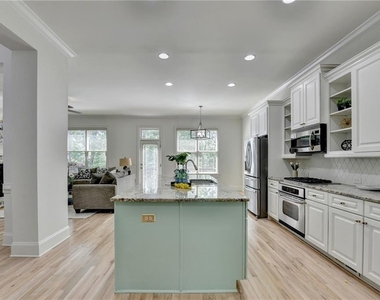 6961 Fellowship Lane - Photo Thumbnail 10