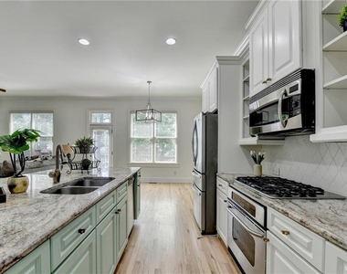 6961 Fellowship Lane - Photo Thumbnail 16