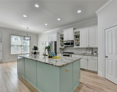 6961 Fellowship Lane - Photo Thumbnail 11