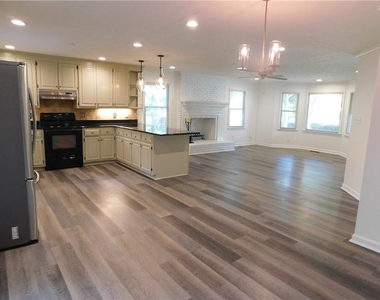 2460 Hinton Road - Photo Thumbnail 5
