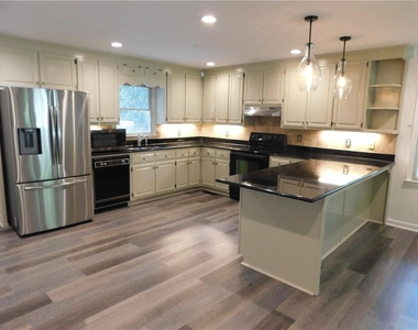 2460 Hinton Road - Photo Thumbnail 6