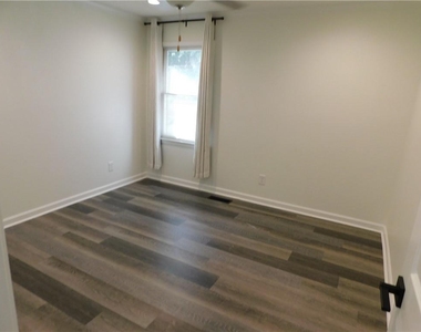 2460 Hinton Road - Photo Thumbnail 11