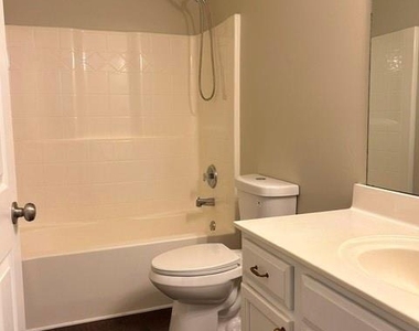137 Avalon Drive - Photo Thumbnail 12