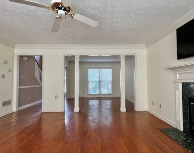 930 Cedar Bluff Trail Sw - Photo Thumbnail 5