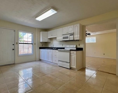 930 Cedar Bluff Trail Sw - Photo Thumbnail 18