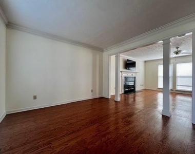 930 Cedar Bluff Trail Sw - Photo Thumbnail 3