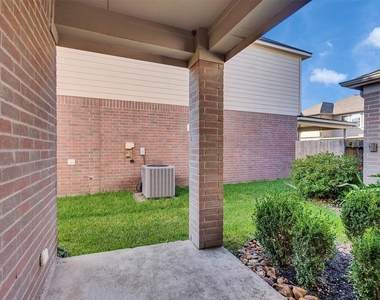 9915 Valance Way - Photo Thumbnail 26