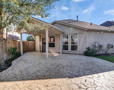 9915 Valance Way - Photo Thumbnail 24