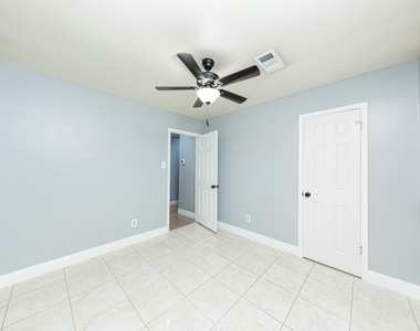 823 Parkhill Street - Photo Thumbnail 18