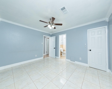 823 Parkhill Street - Photo Thumbnail 13