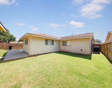 823 Parkhill Street - Photo Thumbnail 28
