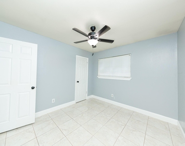 823 Parkhill Street - Photo Thumbnail 17