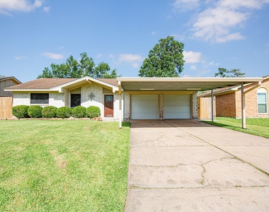 823 Parkhill Street - Photo Thumbnail 2