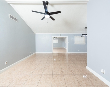 823 Parkhill Street - Photo Thumbnail 5
