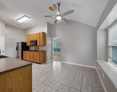 2004 Landing Boulevard - Photo Thumbnail 15