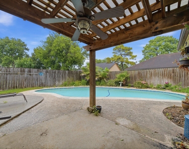2004 Landing Boulevard - Photo Thumbnail 4