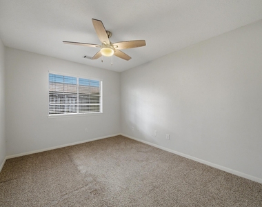 2004 Landing Boulevard - Photo Thumbnail 27