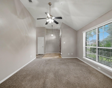 2004 Landing Boulevard - Photo Thumbnail 11