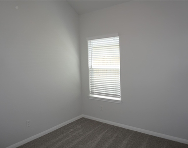11893 East Gate Drive - Photo Thumbnail 11
