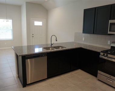 11893 East Gate Drive - Photo Thumbnail 7