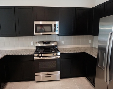 11893 East Gate Drive - Photo Thumbnail 6