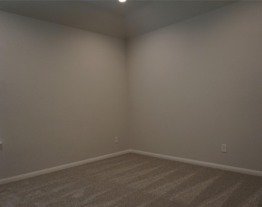 11893 East Gate Drive - Photo Thumbnail 13