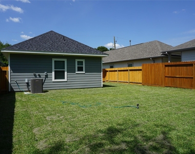 11893 East Gate Drive - Photo Thumbnail 22