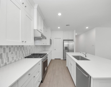 31502 San Floro Drive - Photo Thumbnail 4