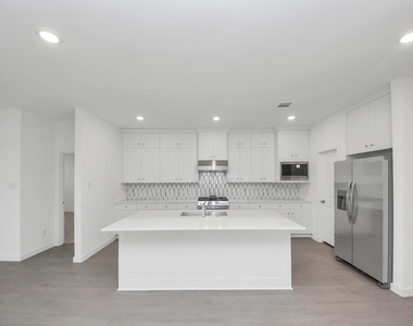 31502 San Floro Drive - Photo Thumbnail 3