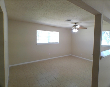 1301 Glenmore Drive - Photo Thumbnail 5