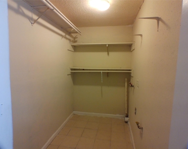 1301 Glenmore Drive - Photo Thumbnail 23