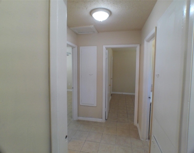 1301 Glenmore Drive - Photo Thumbnail 21