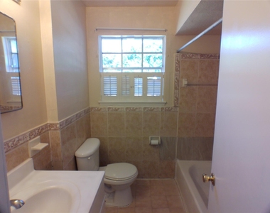 1301 Glenmore Drive - Photo Thumbnail 18