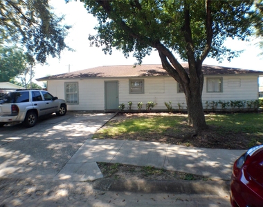 1301 Glenmore Drive - Photo Thumbnail 27