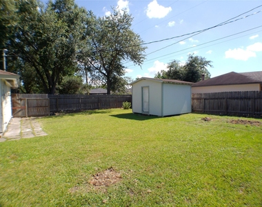 1301 Glenmore Drive - Photo Thumbnail 30