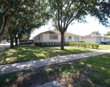 1301 Glenmore Drive - Photo Thumbnail 26
