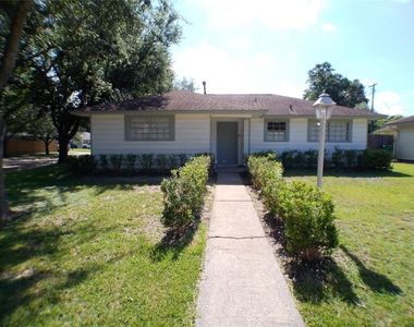 1301 Glenmore Drive - Photo Thumbnail 33
