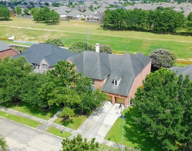4702 Payton Chase Lane - Photo Thumbnail 4