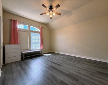 4702 Payton Chase Lane - Photo Thumbnail 42