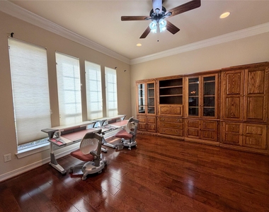 4702 Payton Chase Lane - Photo Thumbnail 9